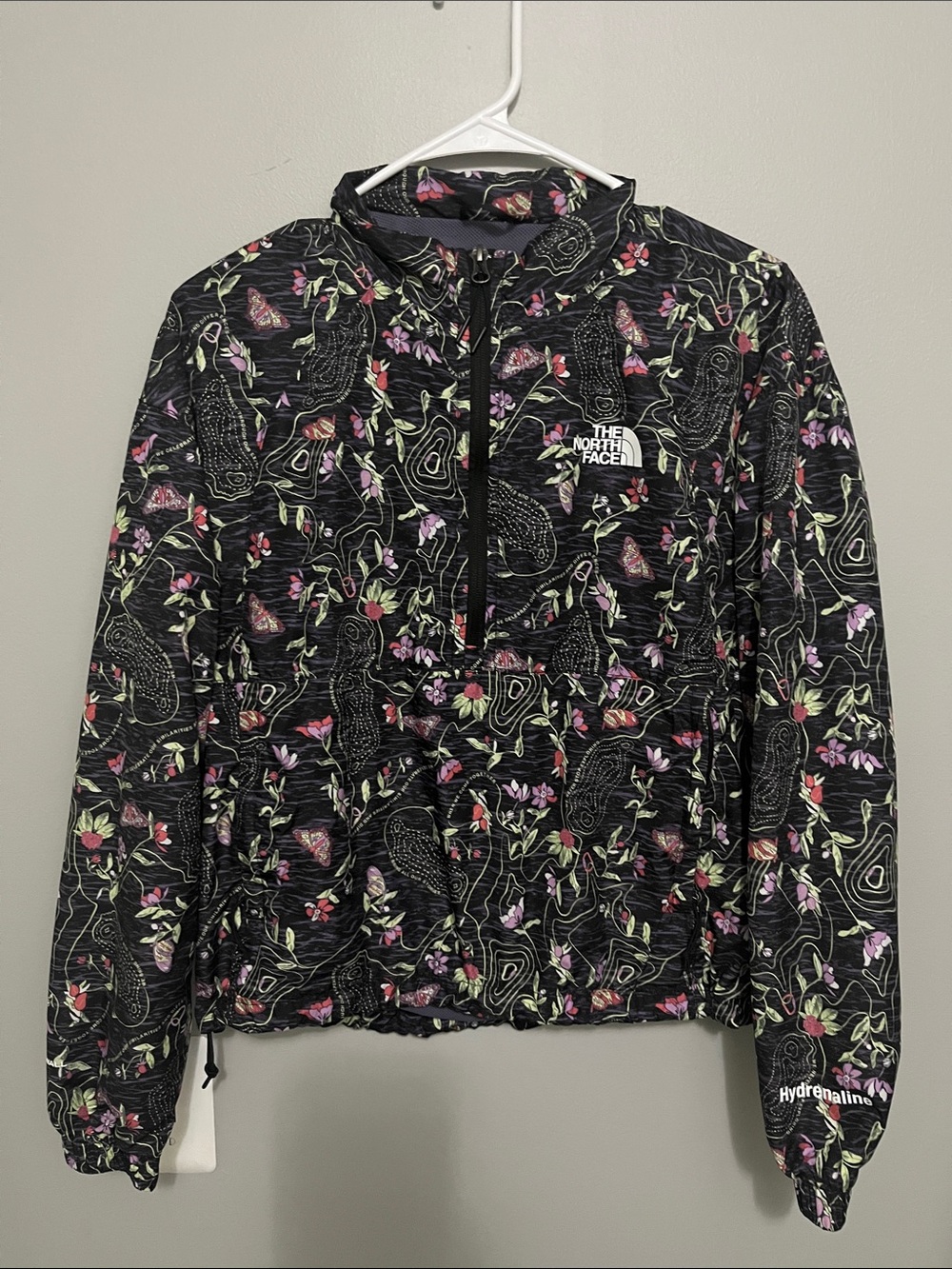 NWOT The North Face Women’s Black Floral Hydrenaline Pullover
